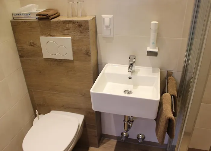 Restaurant Schweizerhaus Szálloda Klagenfurt am Woerthersee