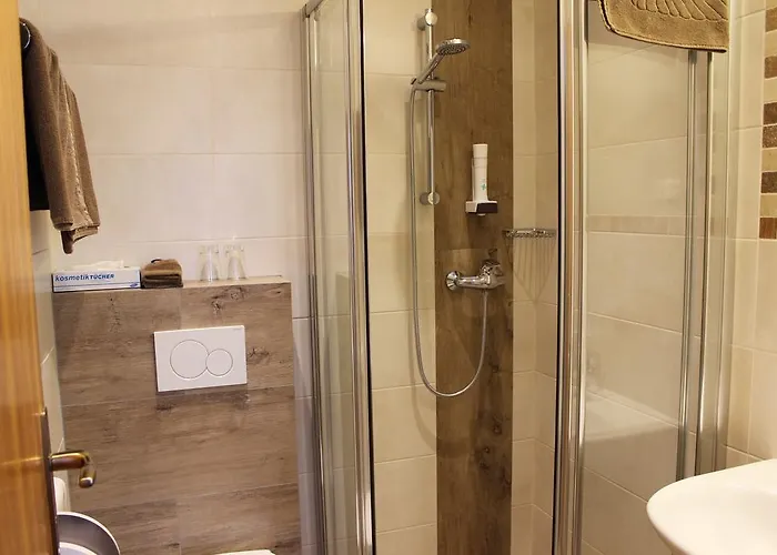 Restaurant Schweizerhaus Szálloda Klagenfurt am Woerthersee